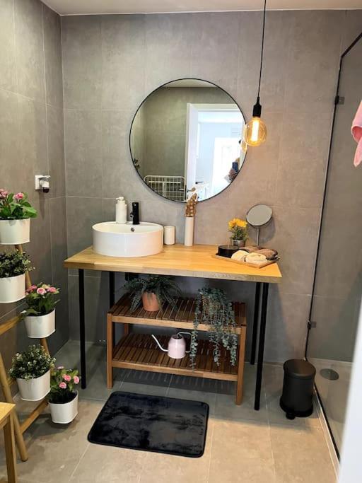 Luxury Artistic Digital Nomad Getaway W/ Terrace Leilighet Lisboa Eksteriør bilde