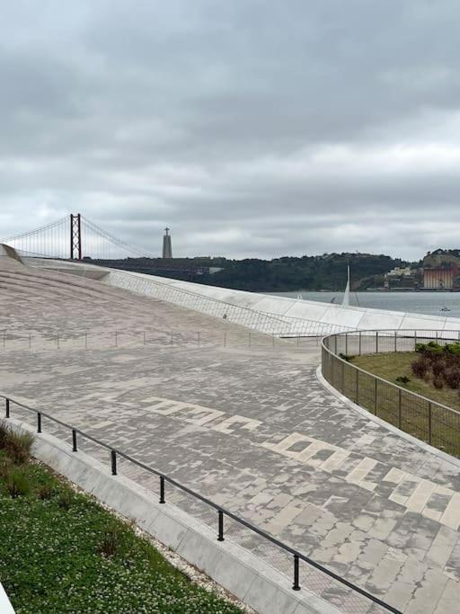 Luxury Artistic Digital Nomad Getaway W/ Terrace Leilighet Lisboa Eksteriør bilde