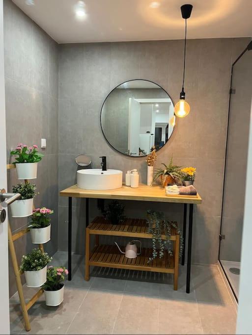 Luxury Artistic Digital Nomad Getaway W/ Terrace Leilighet Lisboa Eksteriør bilde